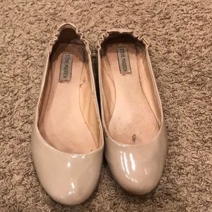 Steve Madden Flat Beige Patent Shoes Size 41/10